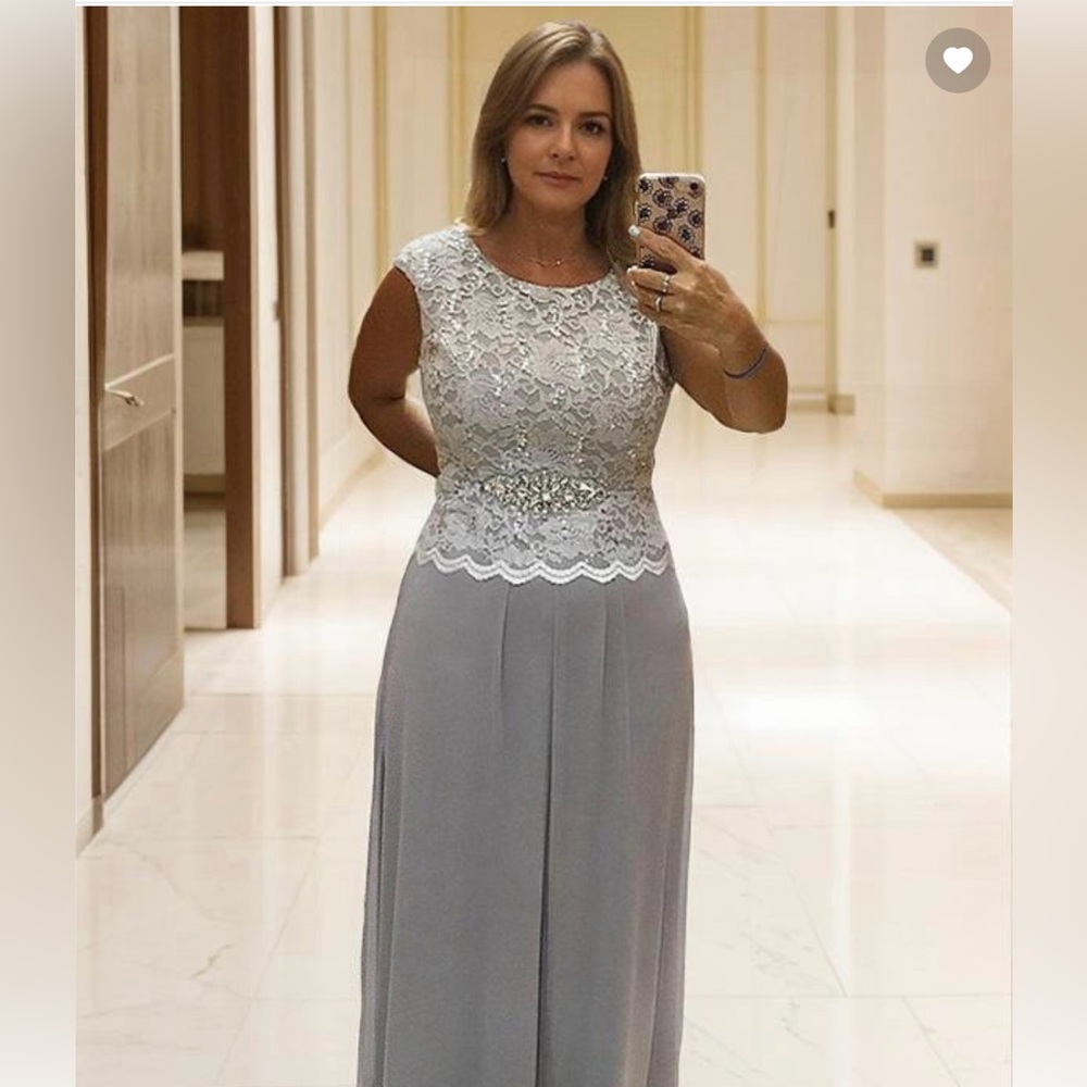 Classy and fabulous Mother of the Bride Gown.  Never worn.  New with Tags